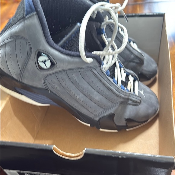 Navy Blue and Grey Jordan Sneakers with Iconic Jumpman Logo - Picture 4 of 6